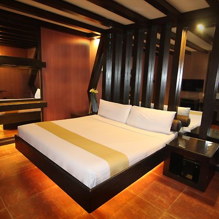 Hotel Ava Cuneta Pasay Esterno foto