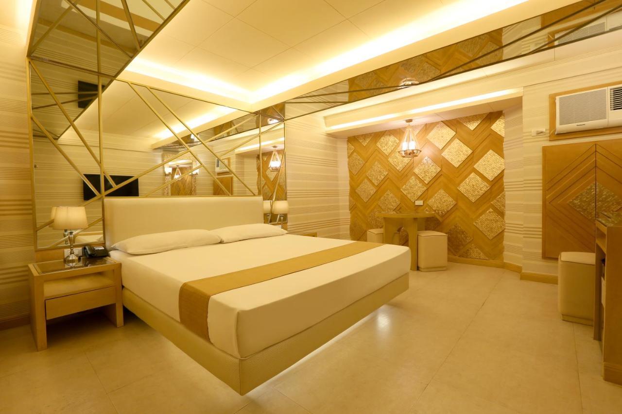 Hotel Ava Cuneta Pasay Esterno foto
