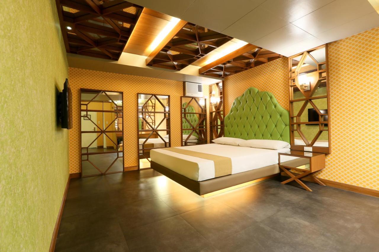 Hotel Ava Cuneta Pasay Esterno foto