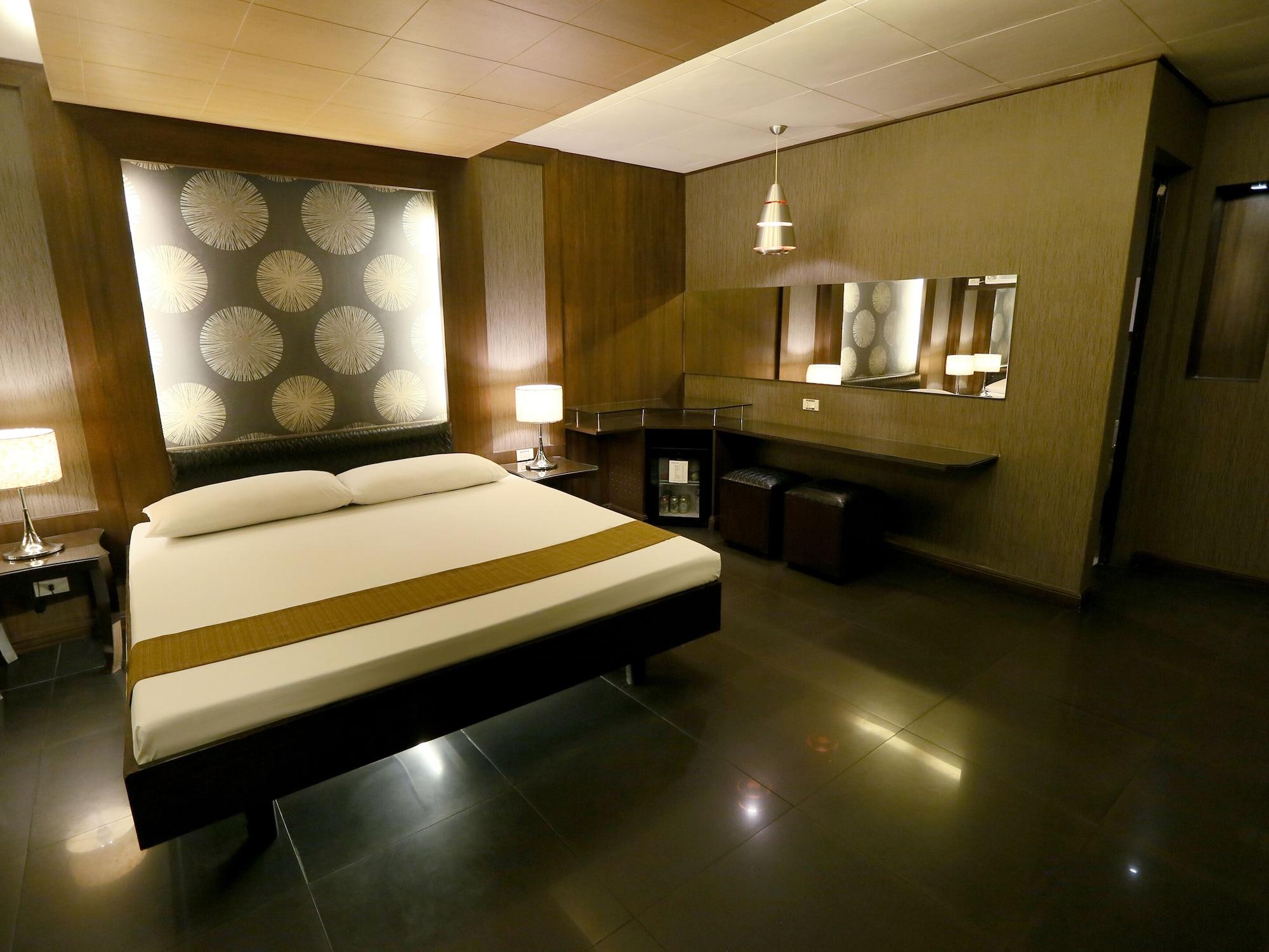 Hotel Ava Cuneta Pasay Esterno foto