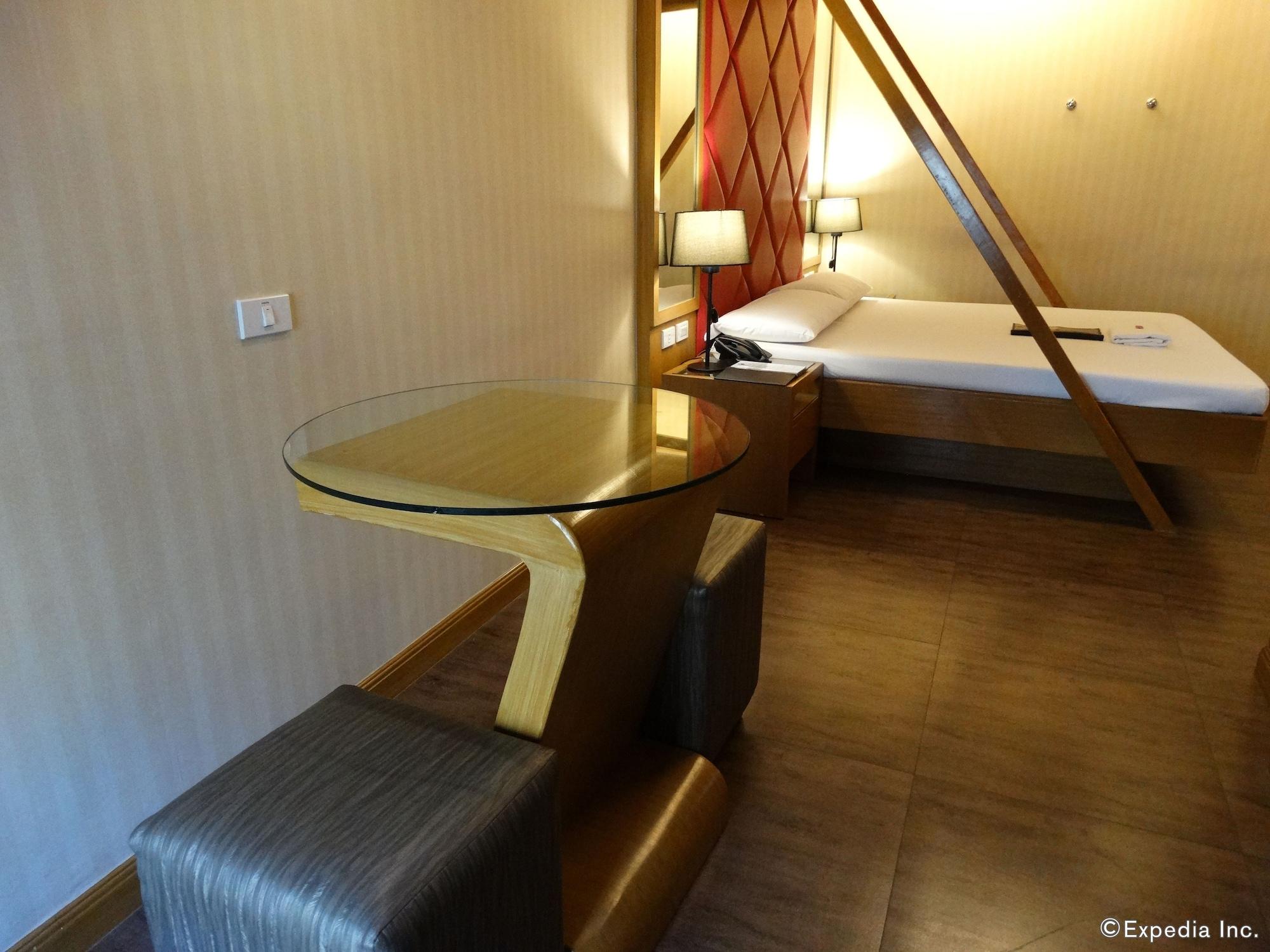 Hotel Ava Cuneta Pasay Esterno foto