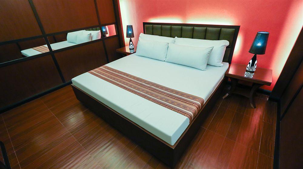 Hotel Ava Cuneta Pasay Esterno foto