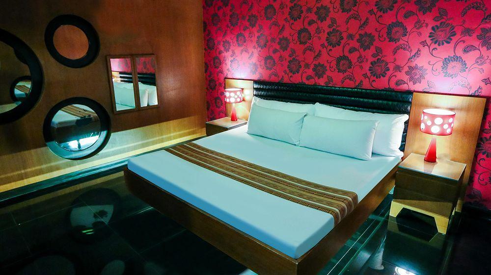Hotel Ava Cuneta Pasay Esterno foto